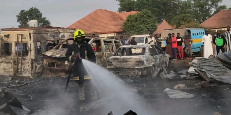 “J’ai mes 2 mains dans le dos pour mettre l’eau de l’abolition sur cette affaire” 