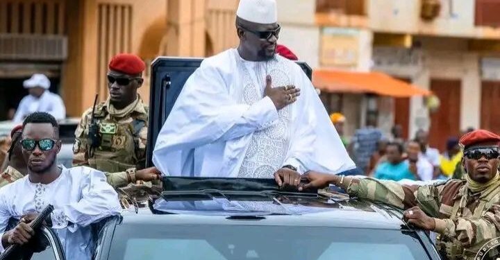 Élection présidentielle : le Général Doumbouya a déposé sa candidature