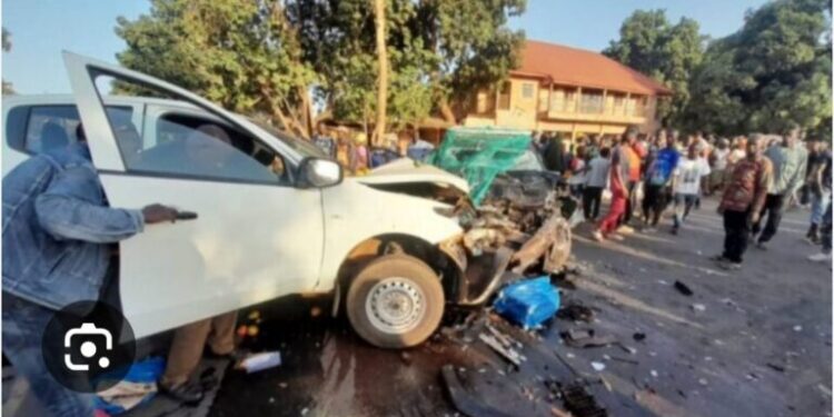 Mambia : un accident impliquant un camion et un minibus fait six morts