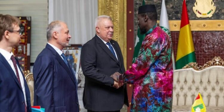 Une délégation de RUSAL conduite par l’Ambassadeur de la Fédération de Russie en Guinée a été reçu par son E.S le Président Mamadi Doumbouya dans le cadre du Simandou 2040